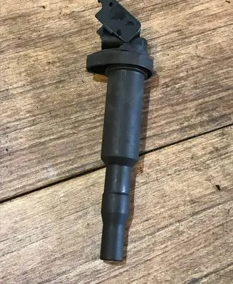 BMW X6 E71 High voltage ignition coil 8647689 0221504470 05890