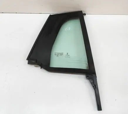 Infiniti Q30 Rear side window 822205DA0A