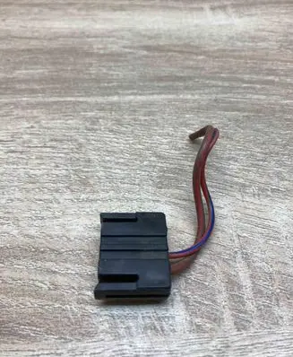 Volkswagen PASSAT B4 Plug wire 443959840