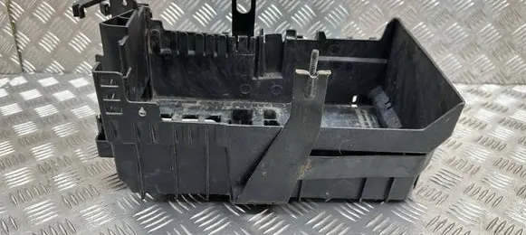 Opel Zafira C Battery box tray 13308434