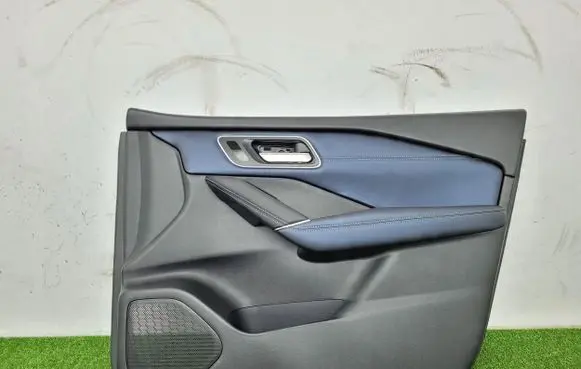 Nissan Qashqai J12 Front door card panel trim