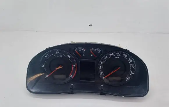 Skoda Superb B5 (3U) Speedometer (instrument cluster) 3U0920841D