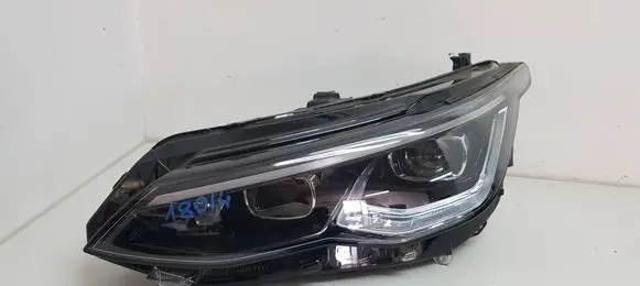 Volkswagen Golf VIII Headlight/headlamp