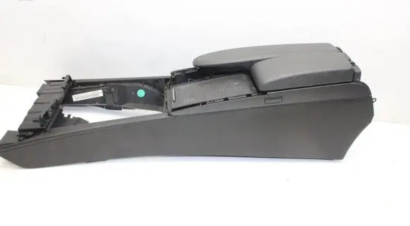Mercedes-Benz C W204 Center console A2046800150