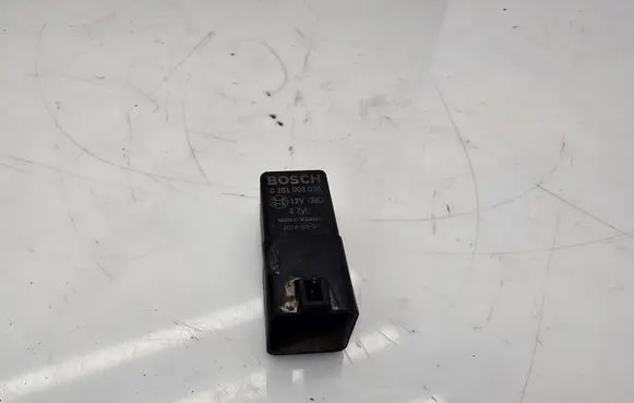 Volkswagen Crafter Glow plug pre-heat relay 0281003038 20140321