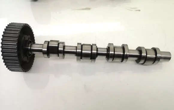 Volkswagen PASSAT B6 Camshaft 038109111E