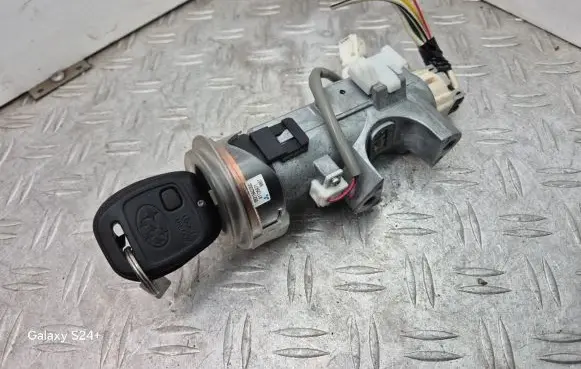 Subaru Forester SH Ignition lock 88215AG000 AS64