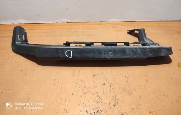 Chevrolet Orlando Headlight/headlamp mounting bracket 95018459
