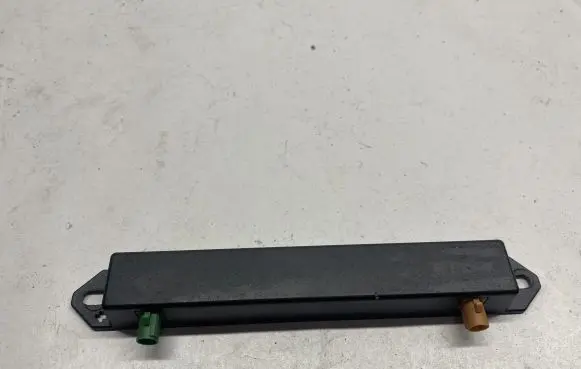 Chrysler Pacifica Aerial antenna amplifier 68227177AA
