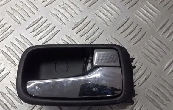 Mitsubishi Lancer Front door interior handle
