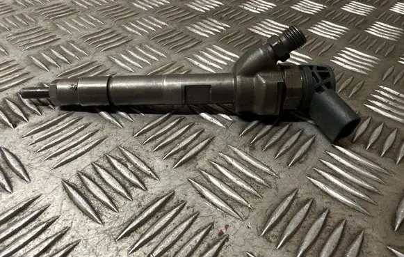 BMW 5 F10 F11 Fuel injector 0445110616
