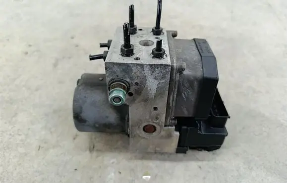 Audi A4 S4 B5 8D ABS Pump 8E0614111AH
