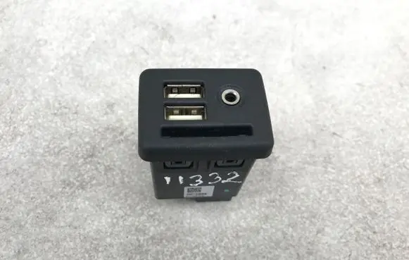 Opel Insignia A USB socket connector 22875066