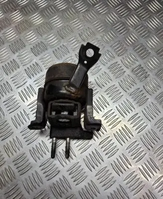 Toyota RAV 4 (XA20) Engine mount bracket