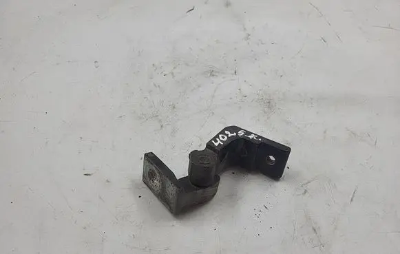 Audi A6 S6 C5 4B Front door lower hinge