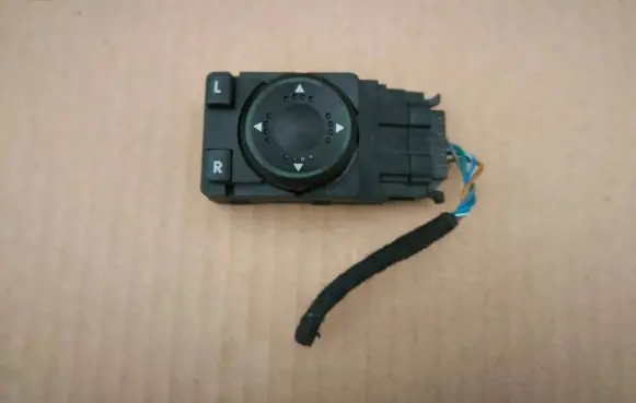 Volkswagen PASSAT B5 Wing mirror switch 3B1959565