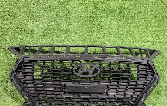 Hyundai i30 fastback Front grill 