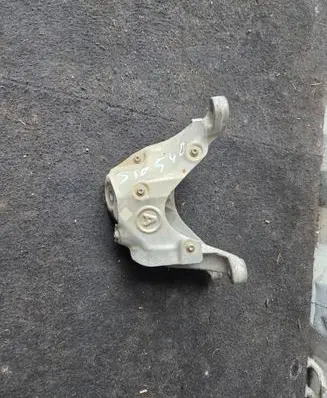 BMW 5 G30 G31 Engine mounting bracket 6870746 6876216 9470132