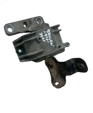Volkswagen Touran I Engine mount bracket 1K0199262