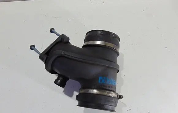 Porsche Boxster 986 Air intake hose/pipe 99611068501