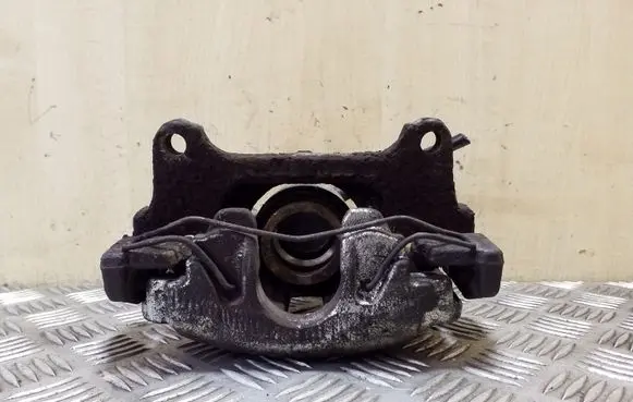 Volkswagen PASSAT B7 Front brake caliper