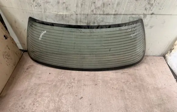 KIA Sephia Rear windscreen/windshield window 