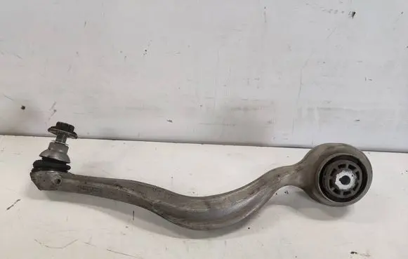 Mercedes-Benz C AMG W205 Front control arm A21302