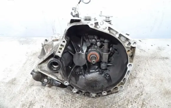 Peugeot 107 Manual 5 speed gearbox 20TT01
