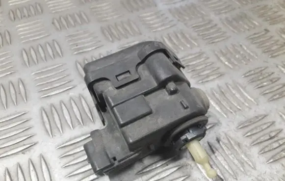 Headlight level adjustment motor
