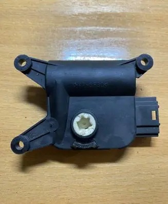 Volkswagen PASSAT B7 USA Intake manifold valve actuator/motor 0132801362 C3174