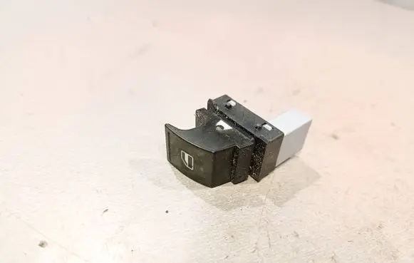 Volkswagen Golf V Electric window control switch 114570