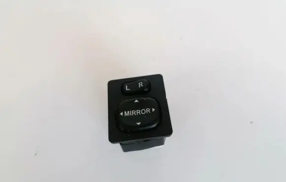 Toyota Avensis Verso Wing mirror switch