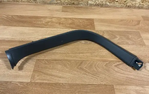 Ford Focus Tailgate trim 4M51N42906AD