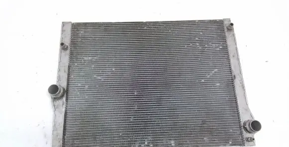 BMW 7 F01 F02 F03 F04 Coolant radiator 7570094