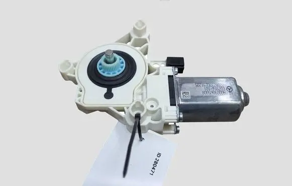 Mercedes-Benz EQE v295 Rear door window regulator motor A0009065008