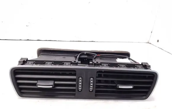 Volkswagen PASSAT B7 Dash center air vent grill 3AB819728A