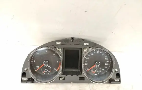 Speedometer (instrument cluster)