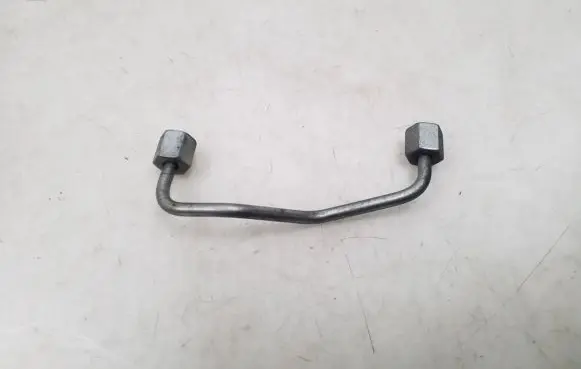 KIA Sorento Fuel injector supply line/pipe 