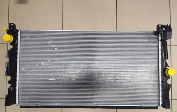 BMW 2 F45 Coolant radiator 7643331