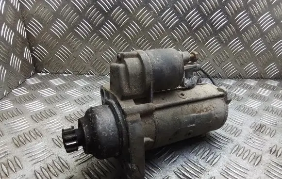 Volkswagen Golf IV Starter motor 02M911023