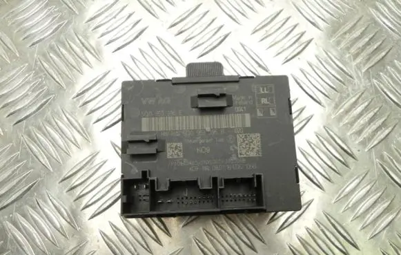 Audi A3 S3 8V Door control unit/module 5Q0959395E G2277