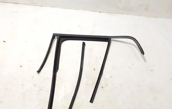 Volvo EX30 Rubber seal rear door 80000502