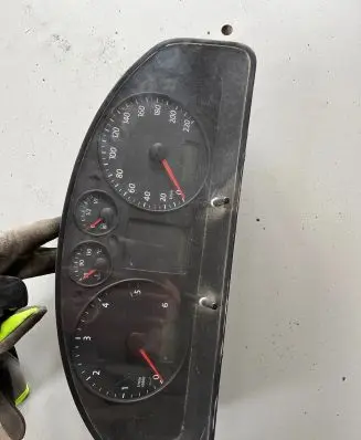 Volkswagen Transporter - Caravelle T5 Speedometer (instrument cluster) 7H0920851S