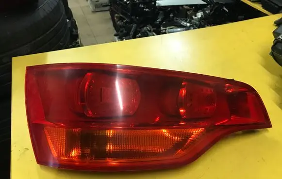 Audi Q7 4L Tailgate rear/tail lights