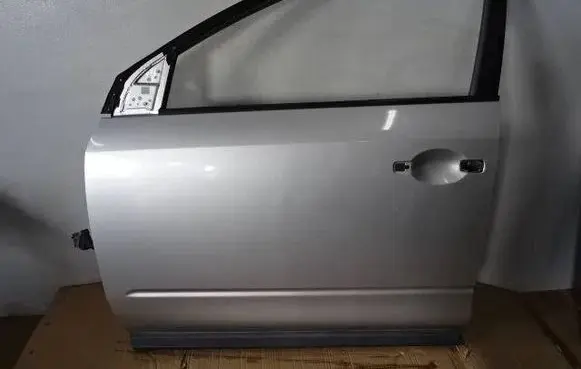 Nissan Murano Z50 Front door