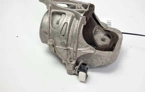 Audi A8 S8 D5 Engine mount vacuum valve 782215151018