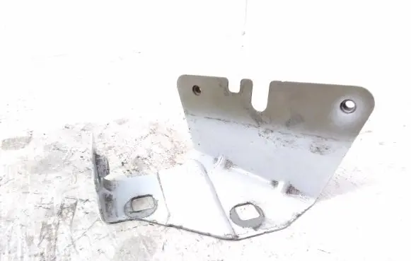 Opel Vivaro Fender mounting bracket 52045R