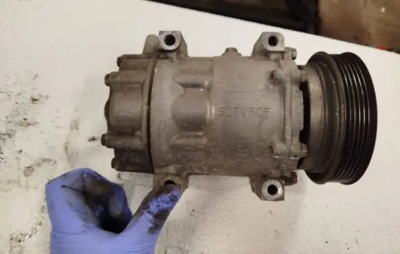 Nissan Qashqai Air conditioning (A/C) compressor (pump) 926009865R SD7V16 07309207361