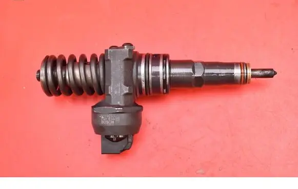 Volkswagen Golf IV Fuel injector 038130073AG