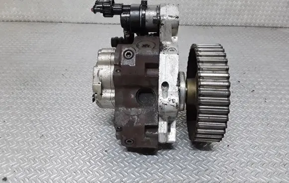 Renault Laguna II Fuel injection high pressure pump 8200108225 0445010075